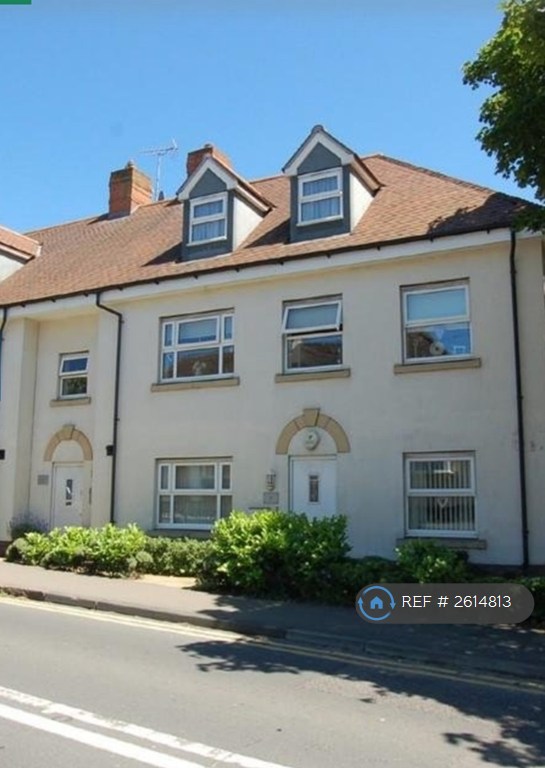 2 bedroom flat in Hockley Road, Rayleigh, SS6 (2 bed) (#2614813)