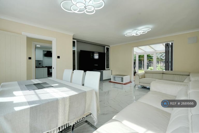 3 bedroom house in Cranborne Avenue, Maidstone, ME15 (3 bed) (#2681666)