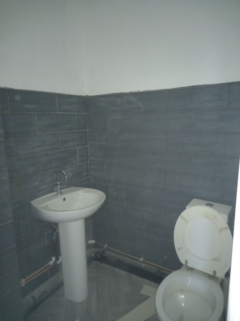 **LET BY**HIGH SPEC**2 BEDROOM**FLAT 3**4-6 WATERLOO ROAD**