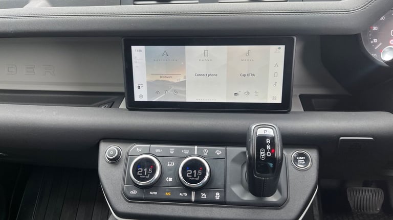 2023 Land Rover Defender 3.0 D250 Hard Top SE Auto PANEL VAN DIESEL Automatic