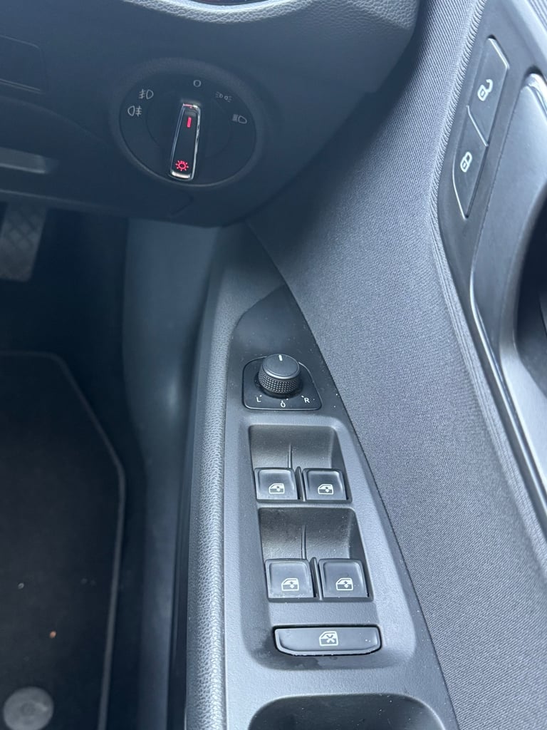 2015 65 Seat Leon 1.6 TDI SE Dynamic Technology Pack 110ps Turbo Diesel Tourer Euro 6 Estate 1 owner