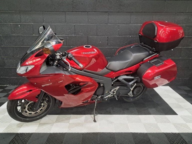 2013 13 TRIUMPH SPRINT GT 1050 ABS FINANCE SPECIALISTS APPLY NOW
