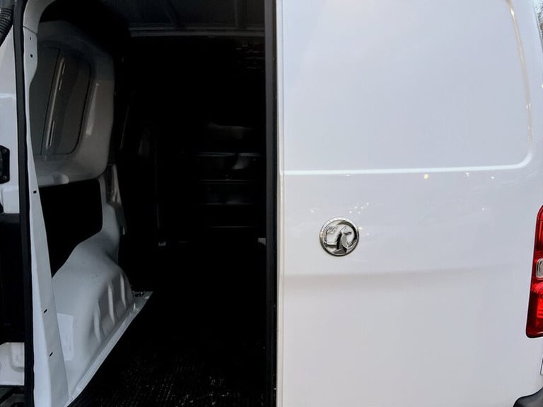 2022 Vauxhall Vivaro Electric 3100 Dynamic Panel Van Electric Automatic