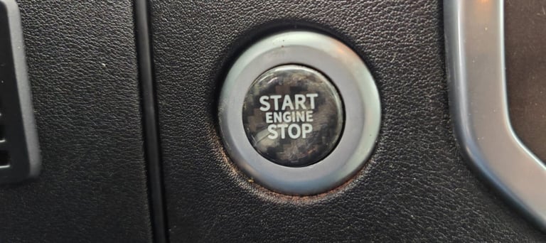 2015 LHD DISCOVERY 4, 3.0 TDV6 HSE, 7 SEATER. LEFT HAND DRIVE.