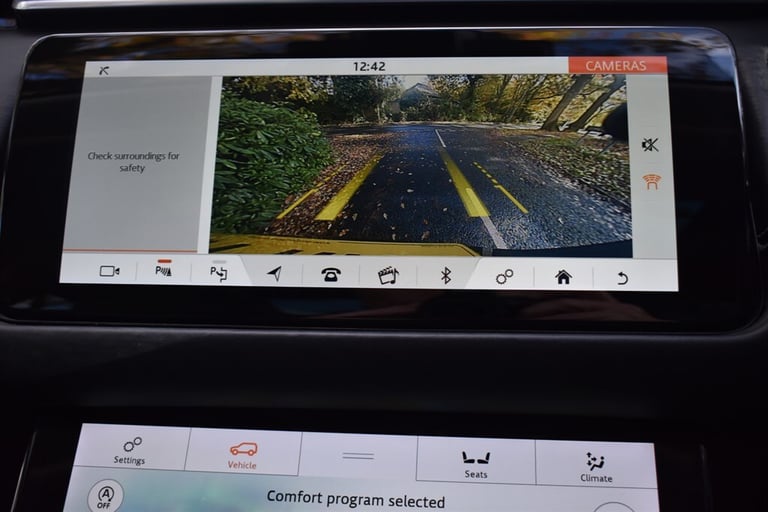 2017 Land Rover Range Rover Velar HSE+MEGA SPECIFICATION!!! Estate Diesel Automatic