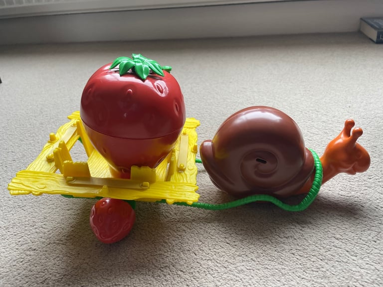 Strawberry Shortcake snail cart
