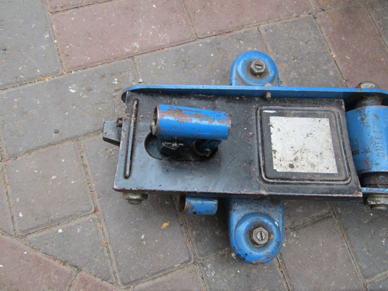 car trolley jack