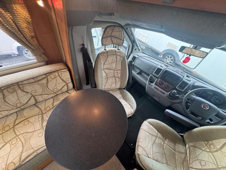 Auto-Trail Tracker SE  /  4  BERTH  -FIAT DUCATO  - 35  MWB 130 MULTI... 2009/59