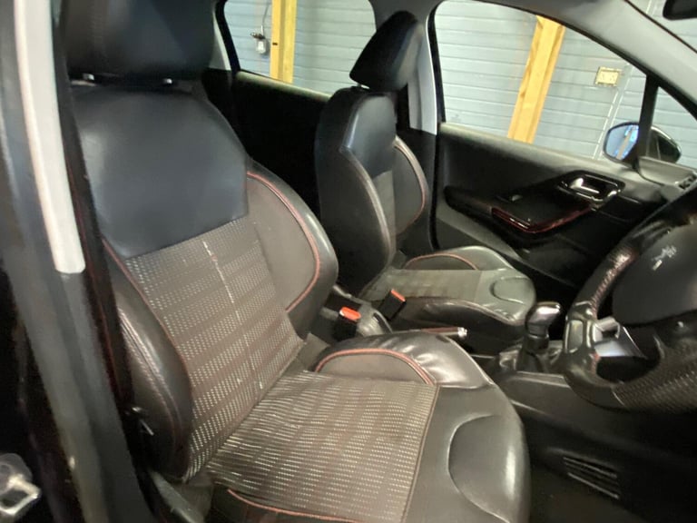 PEUGEOT 208 1.2 PureTech GT Line 2015