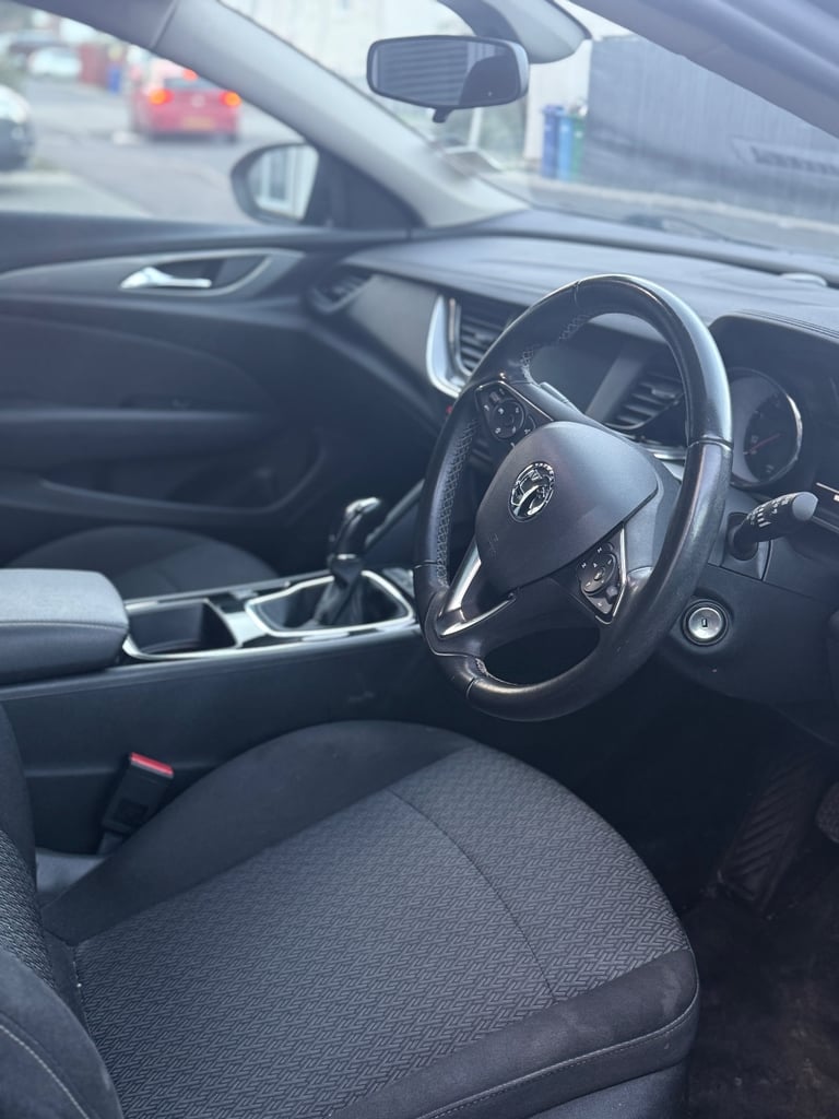 Vauxhall, INSIGNIA, Hatchback, 2019, Manual, 1598 (cc), 5 doors
