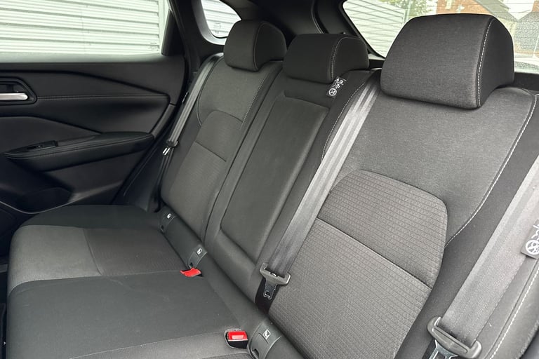 2022 Nissan Qashqai 1.3 DIG-T MHEV N-Connecta XTRON Euro 6 (s/s) 5dr SUV PETROL Automatic