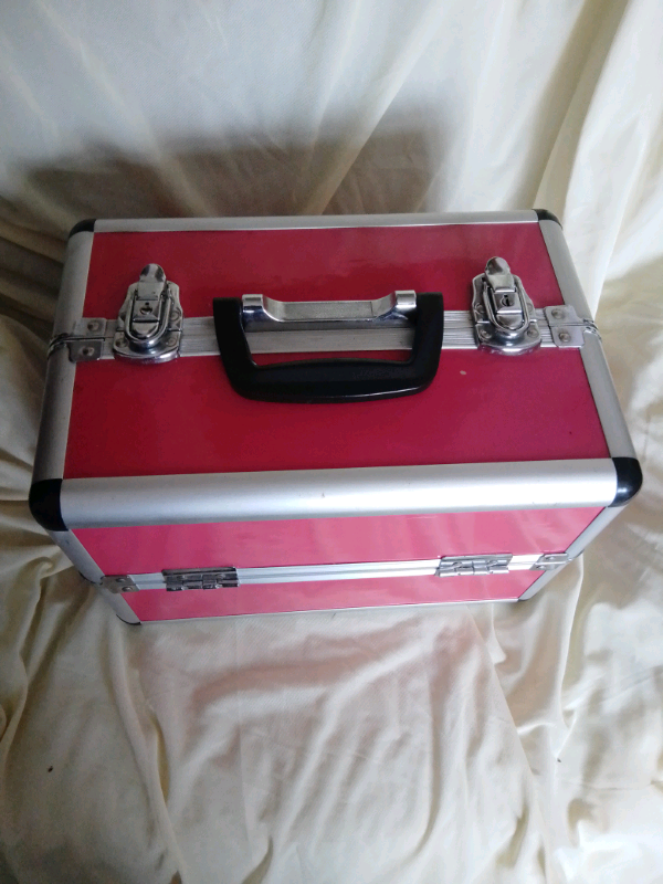 Jewelry box/makeup box 