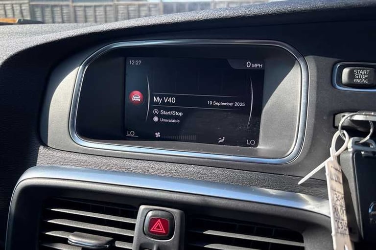 2017 Volvo V40 2.0 D2 R-Design Nav Plus Hatchback 5dr Diesel Manual Euro 6 (s/s) (120 ps) Hatchba...