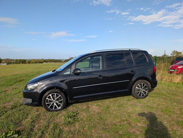 Volkswagen Touran 1.5 TSI 140 SE DSG MPV auto petrol ulez 7 seater black