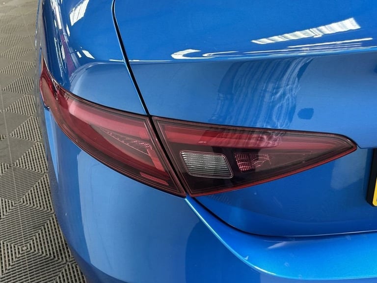 2018 Alfa Romeo Giulia 2.0T Veloce Saloon 4dr Petrol Auto Euro 6 (s/s) (280 ps) Saloon Petrol Aut...