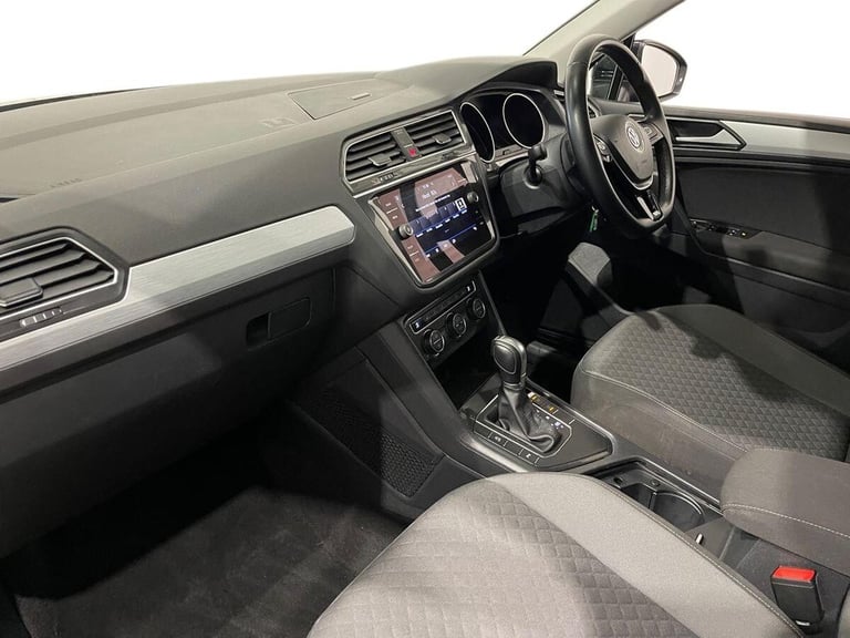 2018 Volkswagen Tiguan 2.0 TDI SE Navigation SUV 5dr Diesel DSG Euro 6 (s/s) (150 ps) ESTATE Dies...