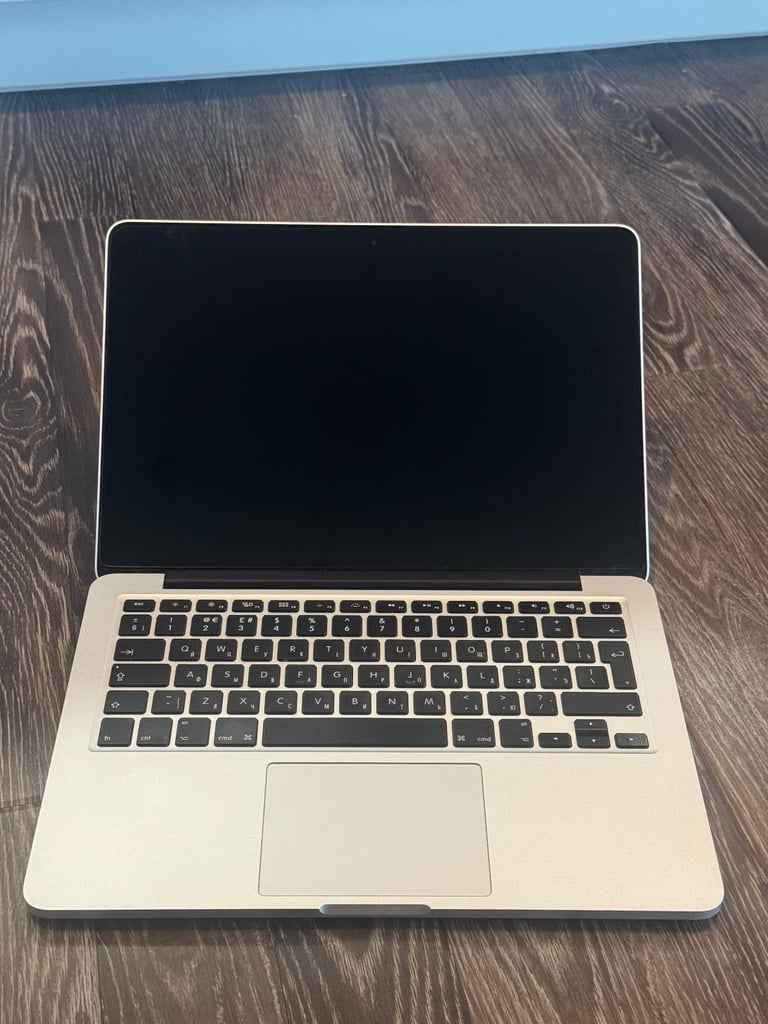 MacBook Pro 13 Retina 2015 + Henge Dock