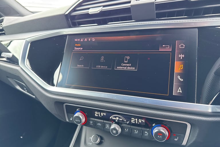 2022 Audi Q3 Black Edition 40 TFSI quattro 190 PS S tronic SUV PETROL Automatic