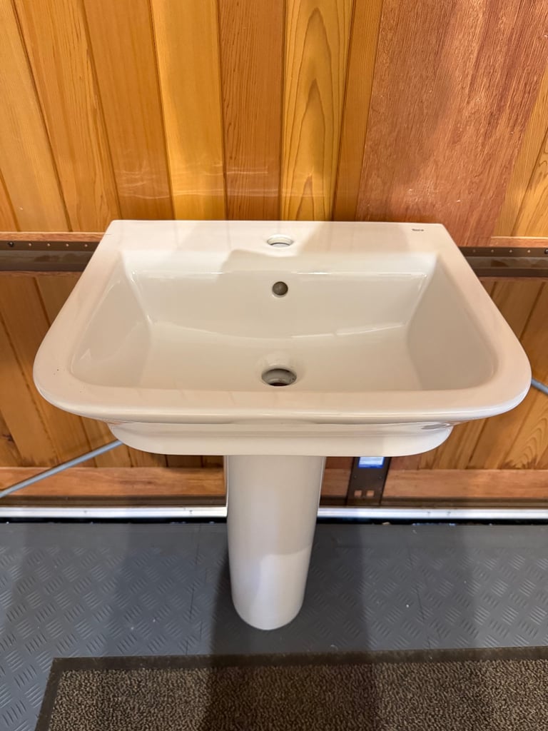 'Roca' China Basin with Pedestal