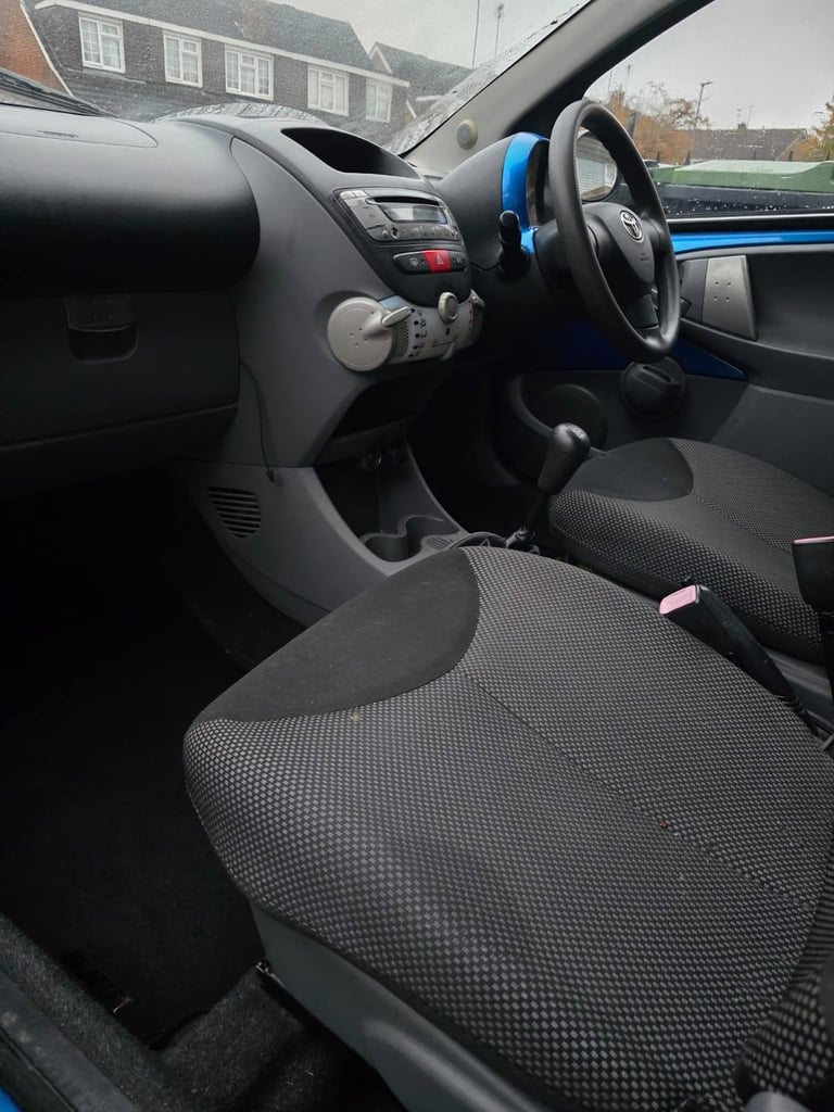 Toyota, AYGO, Hatchback, 2010, Manual, 998 (cc), 5 doors