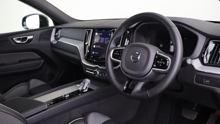  Volvo XC60 B5 (P) AWD Plus Black Edition (Harman Kardon Sound, 360 Camera, BLIS) Petrol/Electric...