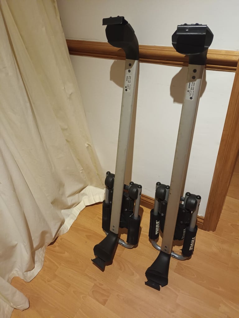 Toyota Avensis roof bars