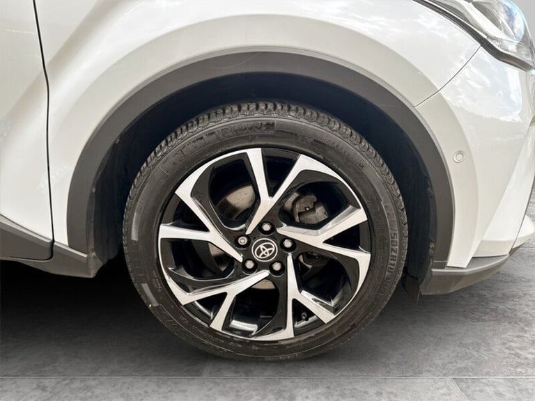2022 Toyota C-HR VVT-h Design SUV HYBRID Automatic
