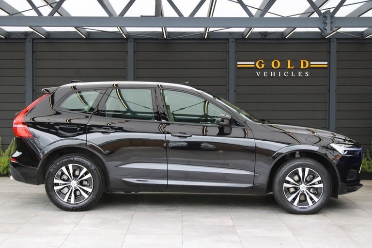 2021 Volvo XC60 2.0 B5 MHEV Momentum SUV 5dr Petrol Hybrid Auto AWD Euro 6 (s/s) (250 ps) ESTATE ...