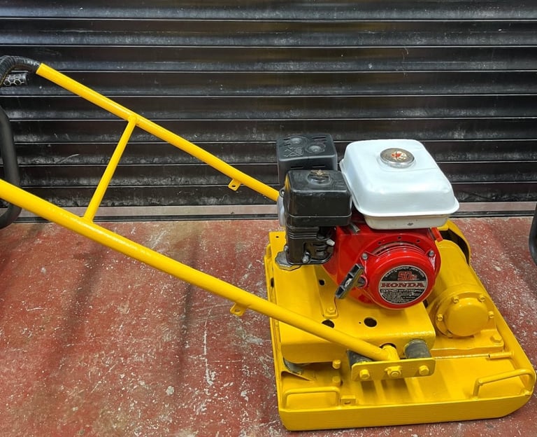 Honda petrol Wacker plate large 20” vibrating rammer compactor leveller power tool