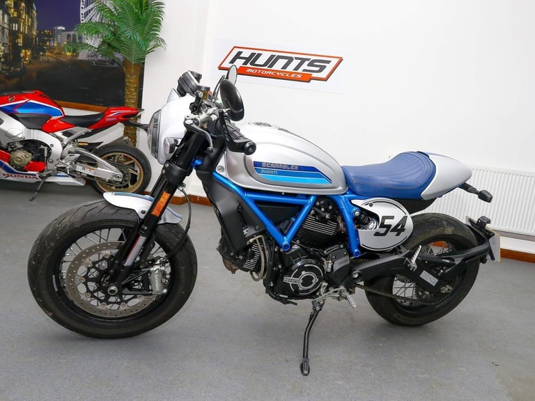 2019, '19 Ducati Scrambler Café Racer. ONLY 2,629 MILES. Termignoni Pipe. £7,495