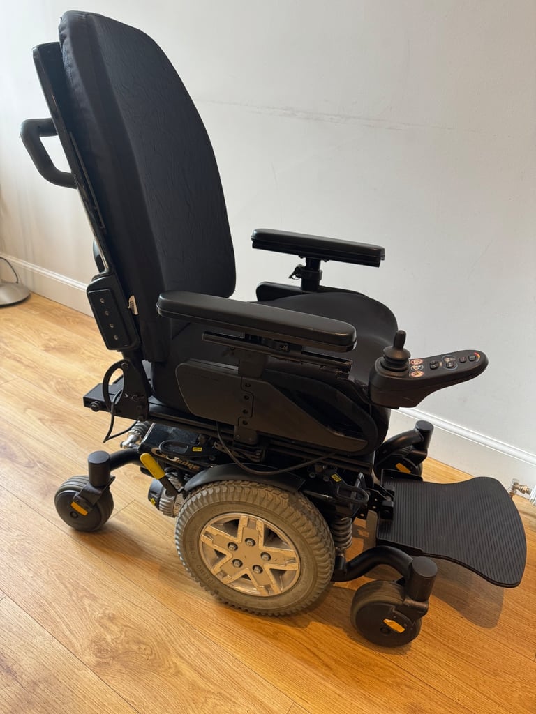 Quantum 6 Edge Power Chair mobility scooter
