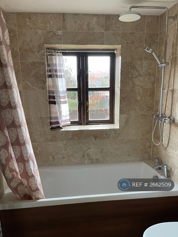 3 bedroom house in Blansby Chase, Emerson Valley, Milton Keynes, MK4 (3 bed) (#2662509)