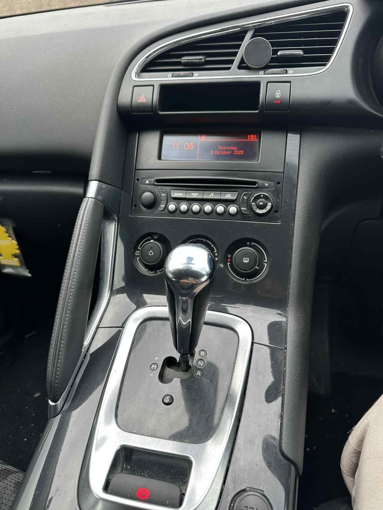Peugeot, 3008, Hatchback, 2013, Semi-Auto, 1560 (cc), 5 doors