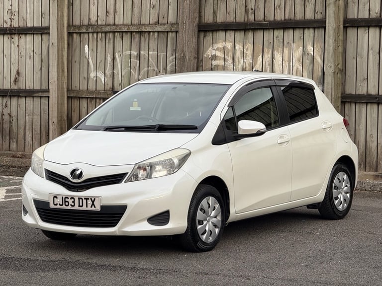 TOYOTA YARIS Active Auto ULEZ Low Milage