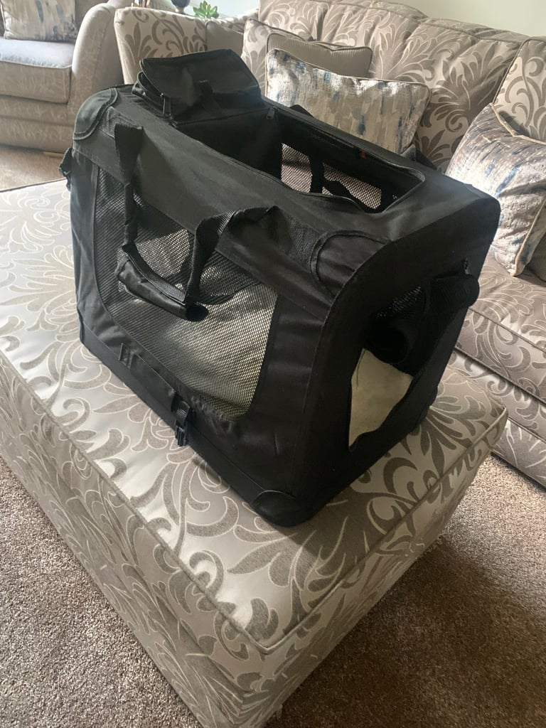 Pet carrier bed / cage 