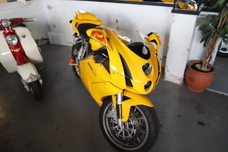 2004 Ducati 999 GIALIO FLY  2004ONLY 200 MILES FROM NEW Petrol Manual