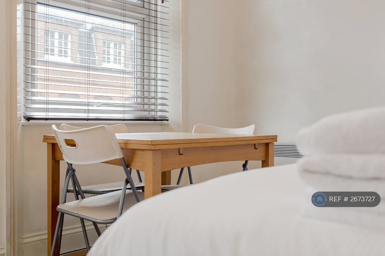 Studio flat in Charleville Rd, London, W14 (#2673727)