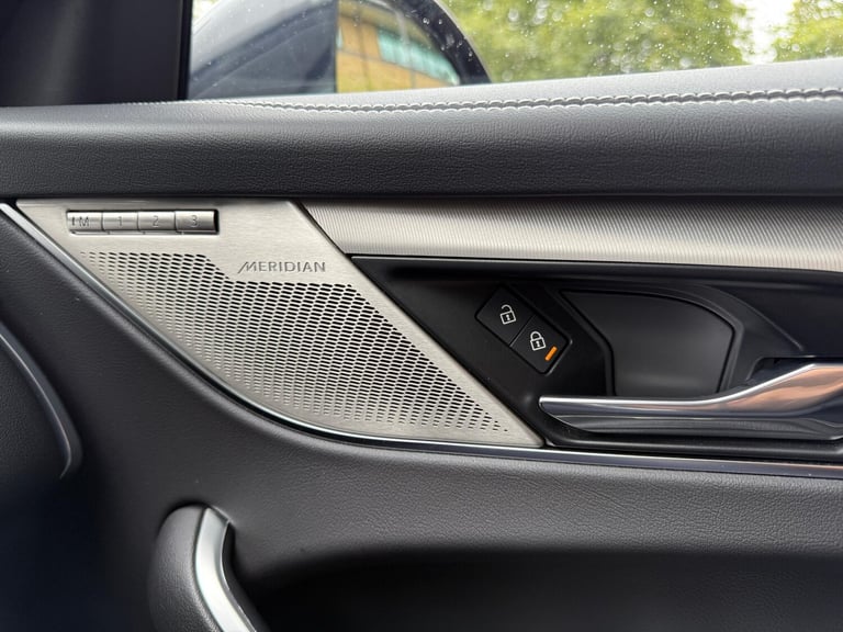 2024 Jaguar F-Pace 2.0 D200 MHEV R-Dynamic SE Black SUV 5dr Diesel Auto AWD Euro 6 (s/s) (204  ES...