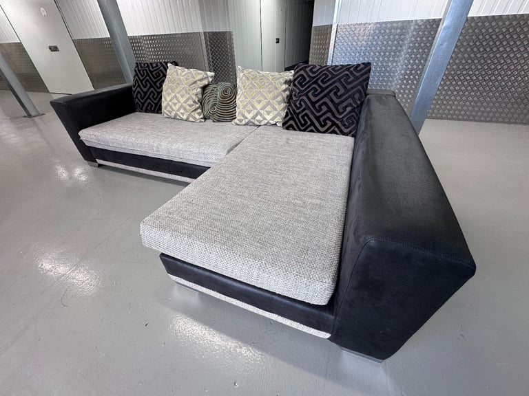 DFS Corner L SHAPE SOFA - DELIVERY OPTION