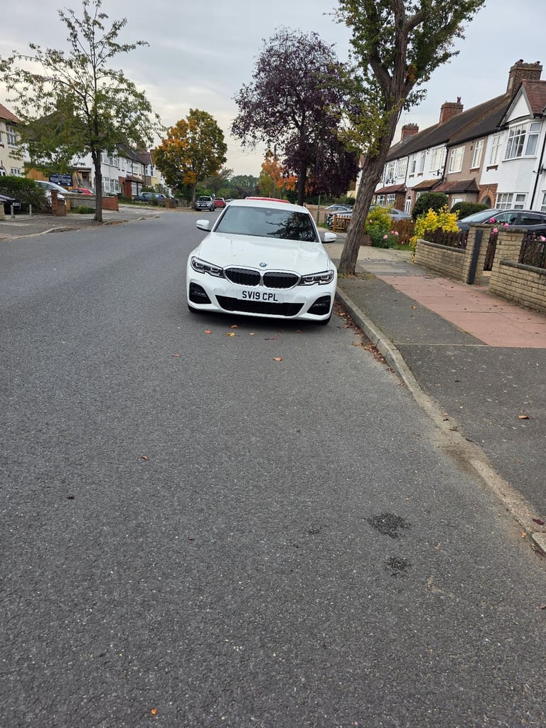 BMW, 3 SERIES, Saloon, 2019, Semi-Auto, 1998 (cc), 4 doors. Excellent condition 