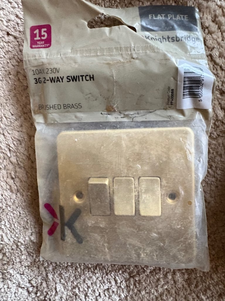 image for 3 gang, 2 way switch, brushed brass