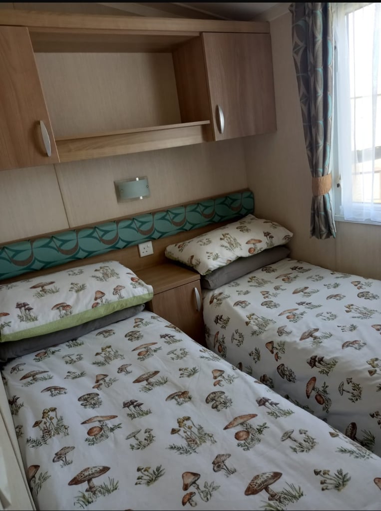 CARAVAN FOR HIRE HAVEN CAISTER ON SEA GREAT YARMOUTH NORFOLK 