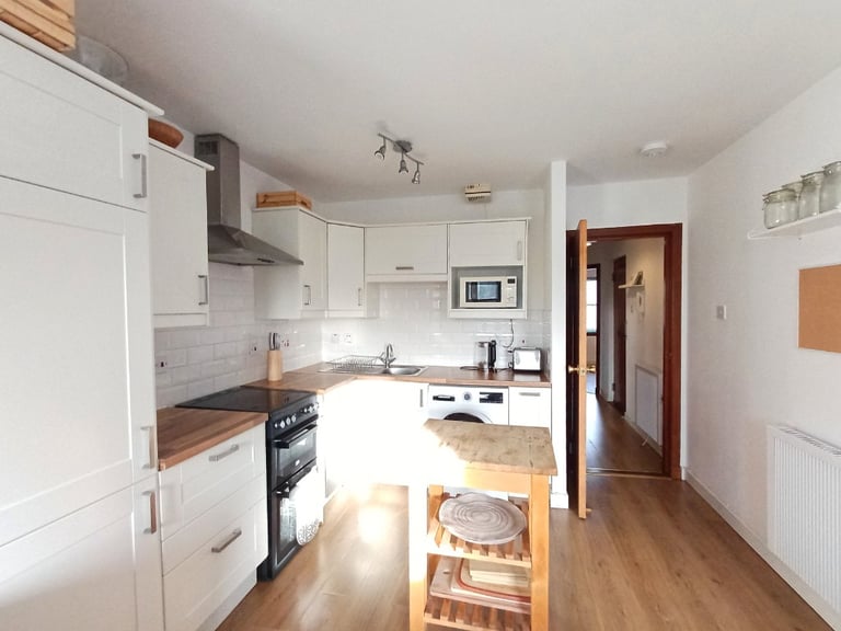 2 bedroom flat in Pitt Street, Newhaven, Edinburgh, EH6 4BU