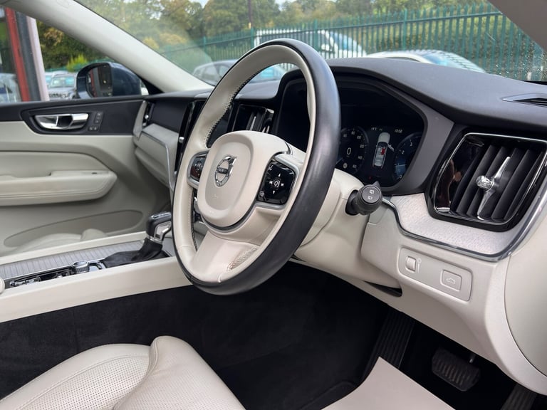 2017 Volvo XC60 2.0 T5 Inscription SUV 5dr Petrol Auto AWD Euro 6 (s/s) (254 ps)
