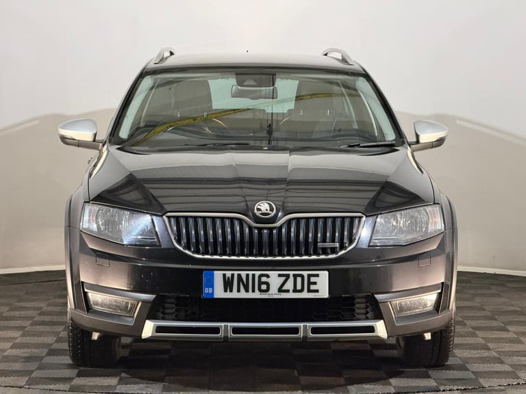 2016 SKODA OCTAVIA SCOUT 2.0 DIESEL DSG AUTOMATIC 4WD 4X4 ESTATE 1 PREV OWNER