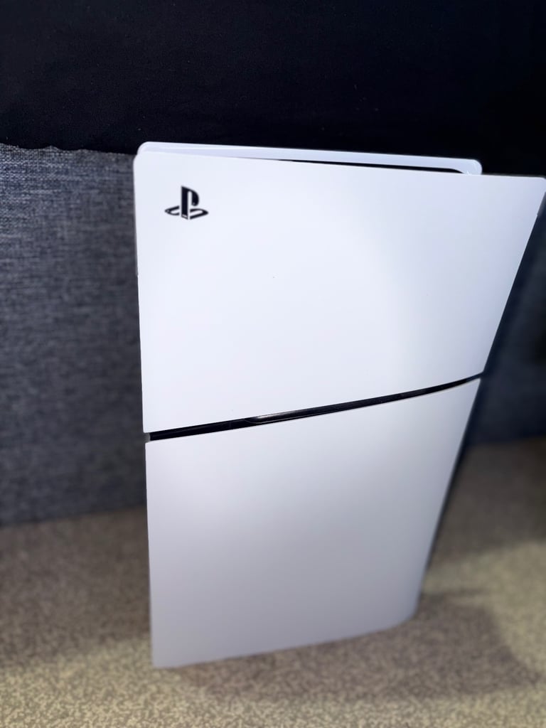 PS5 Slim Edition – Full Gaming Setup (Like New)