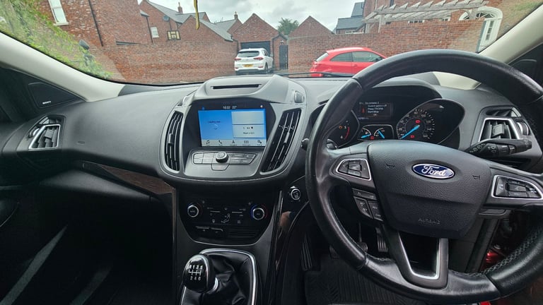 Ford, KUGA, Hatchback, 2017, Manual, 1498 (cc), 5 doors