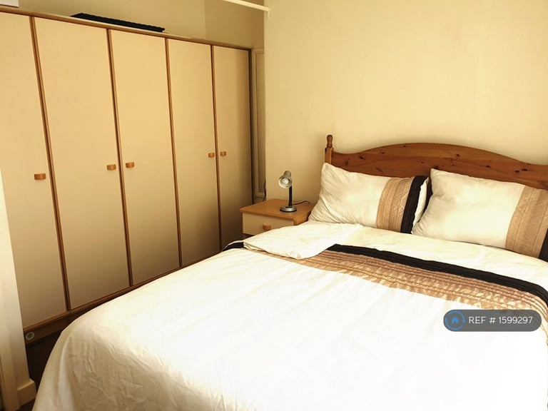 1 bedroom flat in Levenshulme, Manchester, M19 (1 bed) (#1599297)