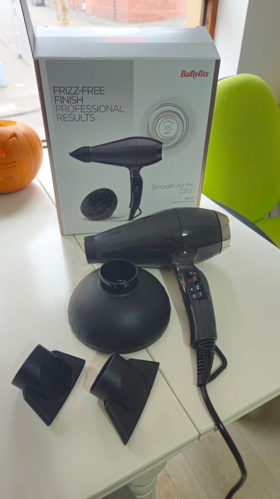 Babyliss hair dryer with all attachment