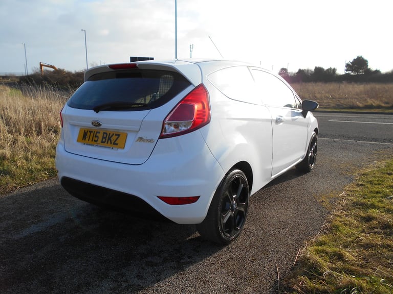 FORD FIESTA TDCI DIESEL VAN BRILLIANT WHITE 2015 READY FOR WORK BARGAIN £2695 *LOOK* PX/DELIVERY